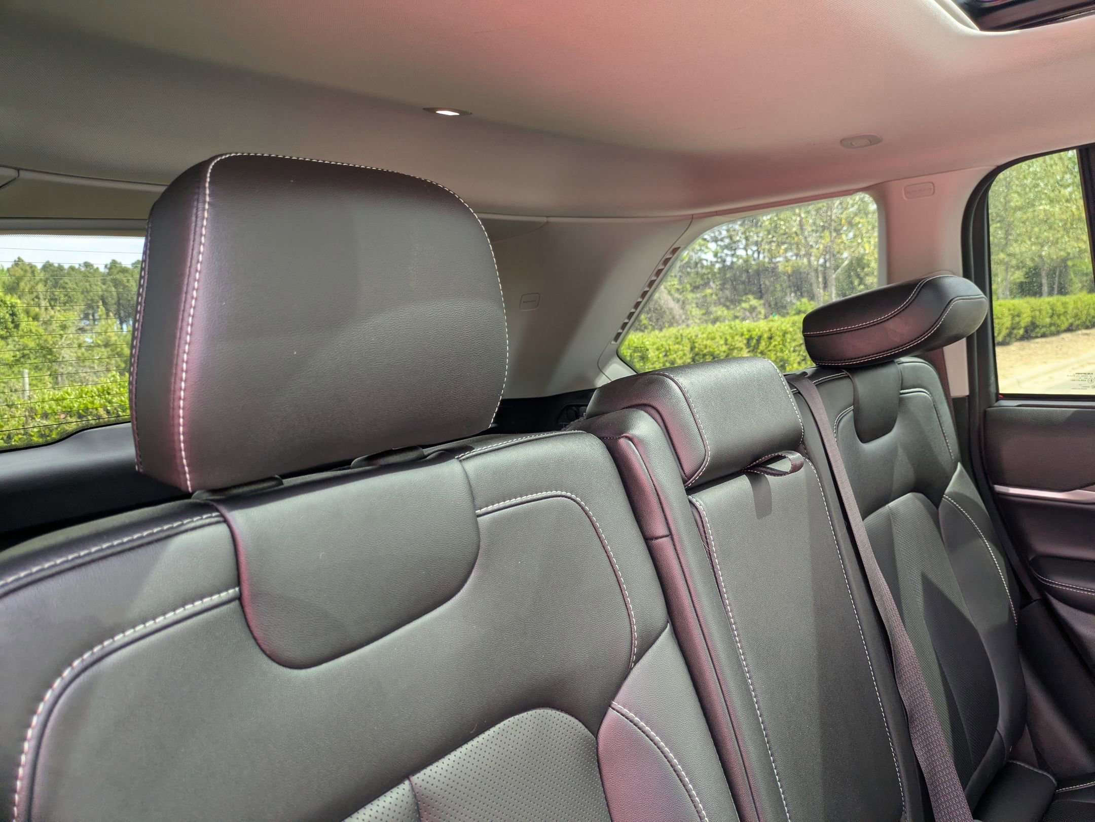 Used 2023 Jeep Grand Cherokee Limited w/ Luxury Tech Group II AWD/4WD image 38