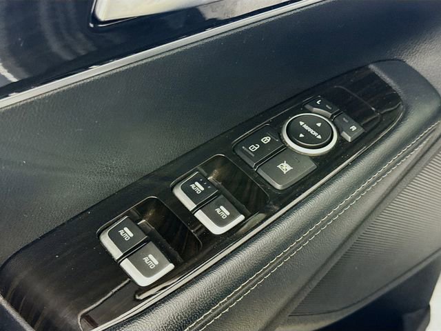 Used 2020 Kia Sorento LX image 17