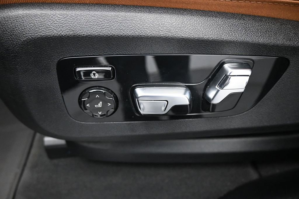 Used 2026 BMW X7 xDrive40i w/ Executive Package AWD/4WD image 10