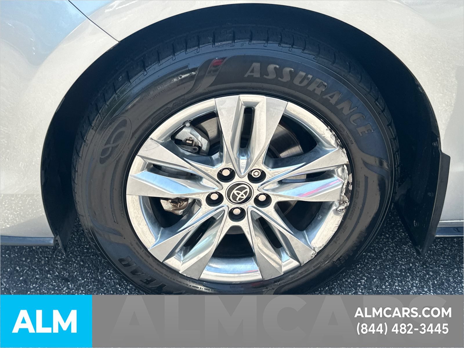 Used 2021 Toyota Sienna Limited FWD image 12