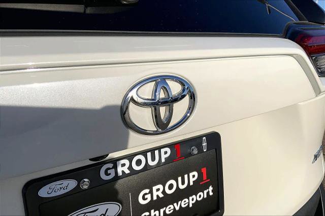 Used 2021 Toyota RAV4 XLE Premium image 30
