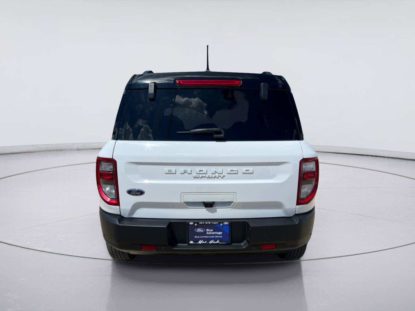 Certified 2023 Ford Bronco Sport Outer Banks w/ Tech Package AWD/4WD image 4
