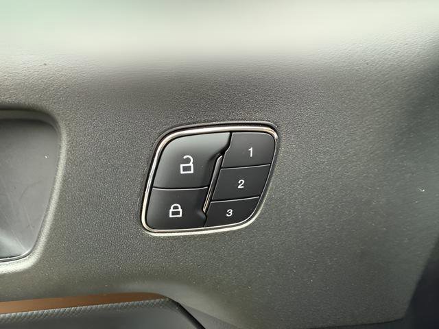Certified 2025 Ford Bronco Sport Outer Banks w/ Outer Banks Tech Package+ AWD/4WD image 24