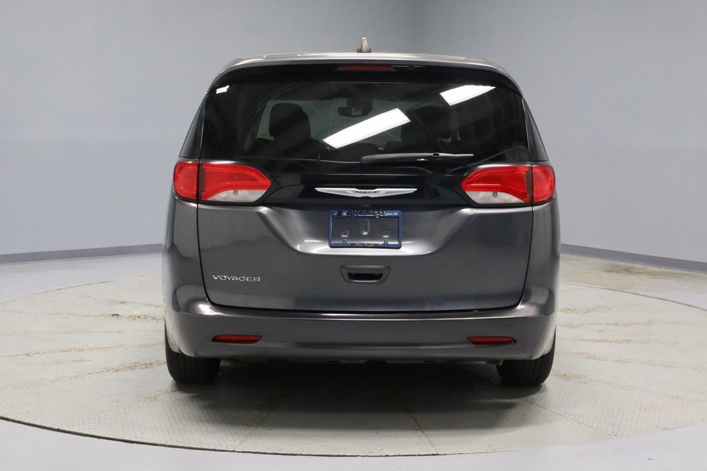 Used 2023 Chrysler Voyager LX FWD image 9