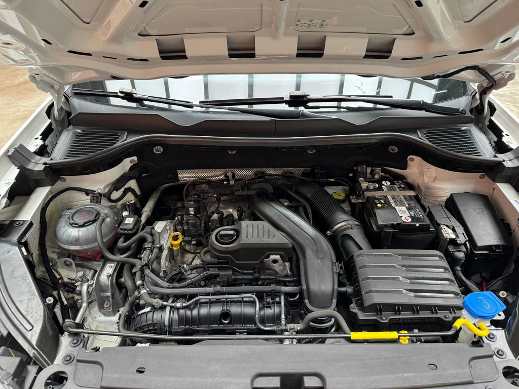 Used 2023 Volkswagen Taos SE w/ Panoramic Sunroof Package AWD/4WD image 27