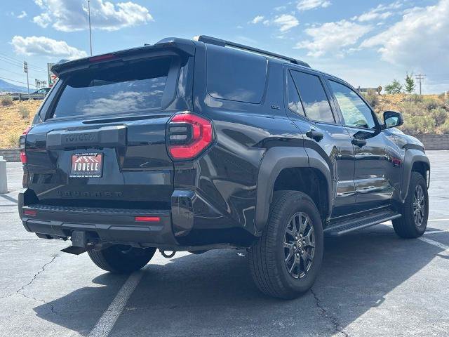 Used 2025 Toyota 4Runner SR5 AWD/4WD image 10