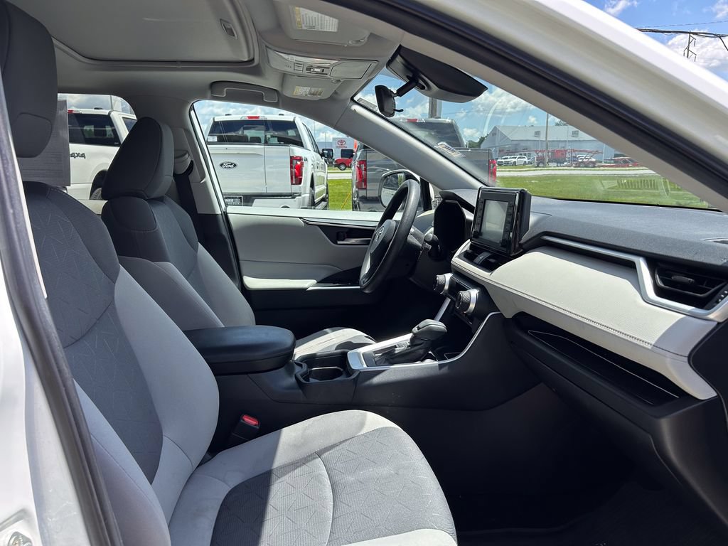 Used 2019 Toyota RAV4 XLE w/ Protection Package FWD image 19