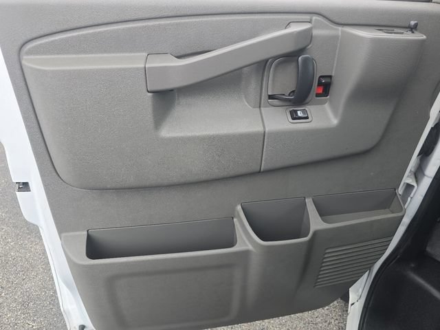Used 2023 GMC Savana 3500 w/ Driver Convenience Package RWD image 20
