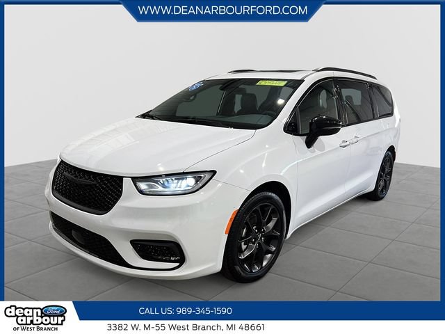 Used 2025 Chrysler Pacifica Limited FWD image 1