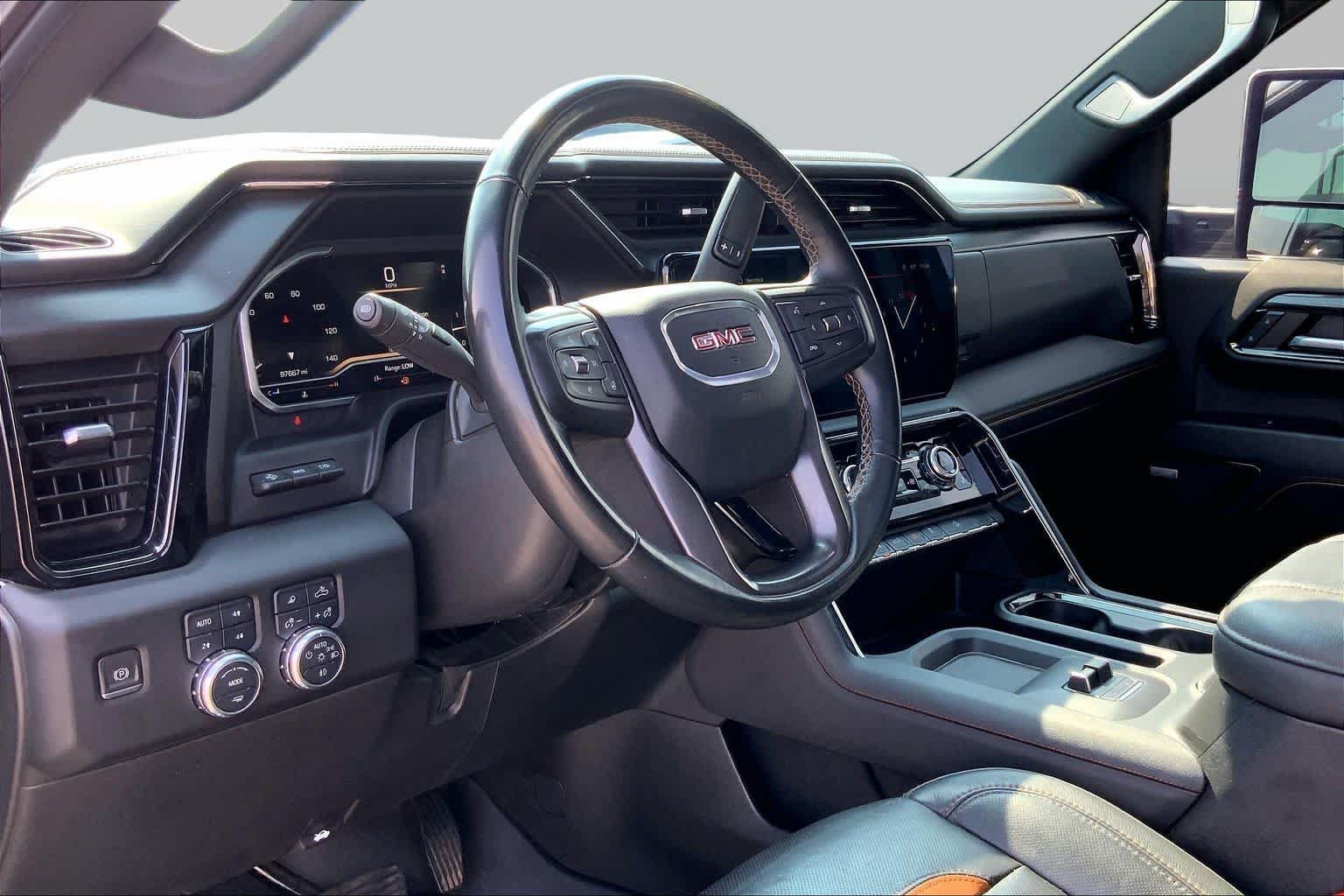 Used 2024 GMC Sierra 2500 AT4 w/ Technology Package AWD/4WD image 17