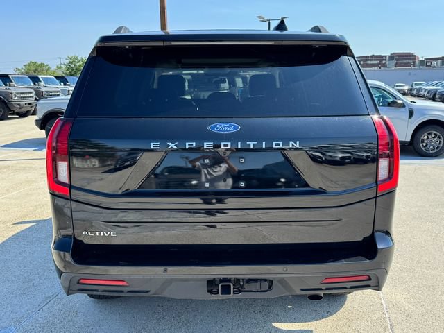 Certified 2025 Ford Expedition Active AWD/4WD image 4
