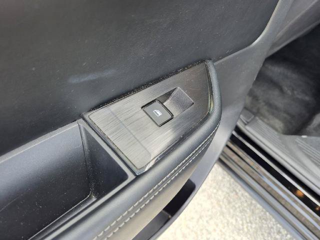 Used 2025 Nissan Rogue SV FWD image 15