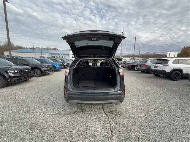 Certified 2022 Ford Edge SEL w/ Convenience Package AWD/4WD image 11