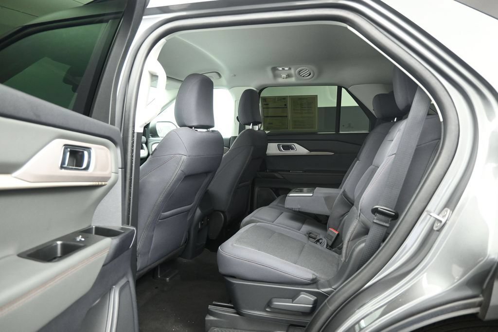Certified 2025 Ford Explorer Active AWD/4WD image 17