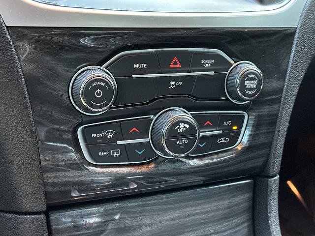 Used 2022 Chrysler 300 Touring w/ Sport Appearance Package RWD image 18
