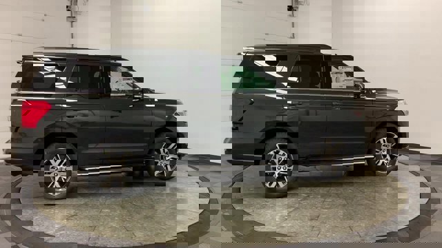Certified 2023 Ford Expedition XLT AWD/4WD image 5
