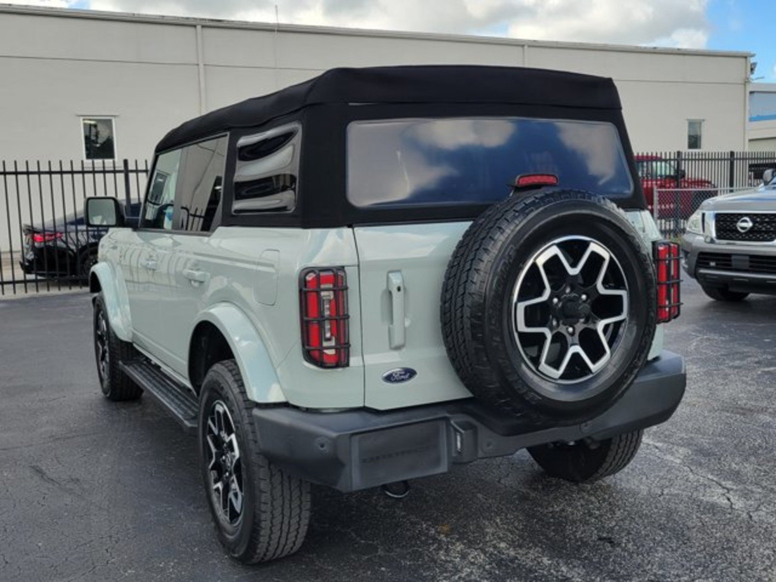 Certified 2023 Ford Bronco Outer Banks AWD/4WD image 5