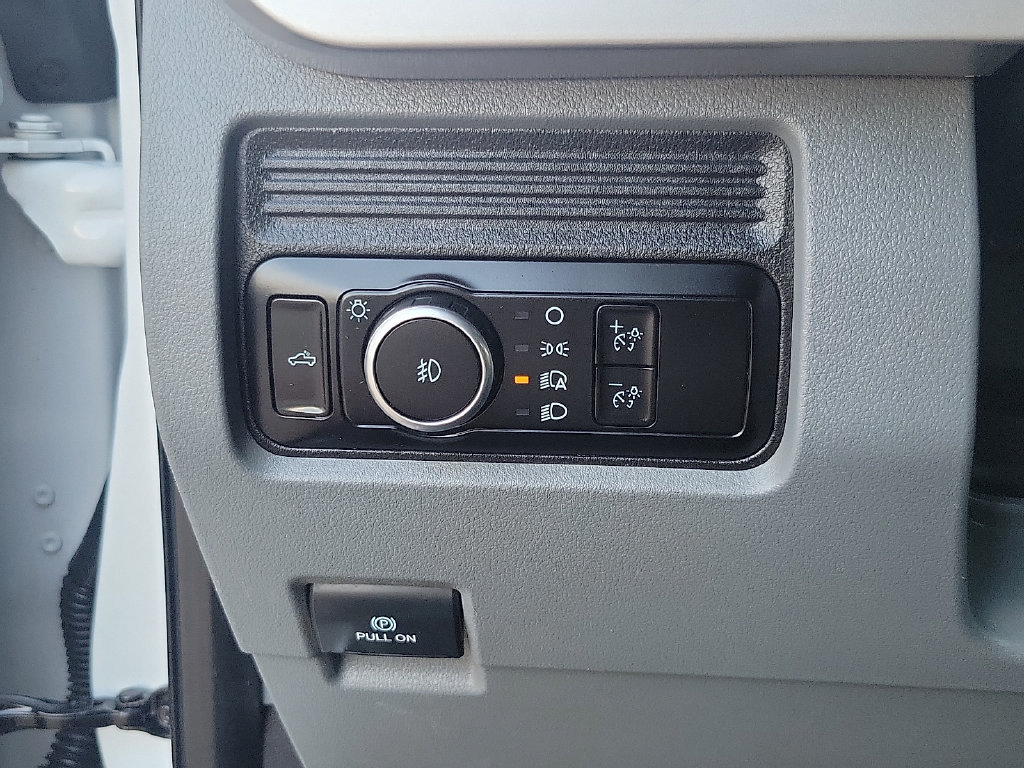 Certified 2025 Ford F250 XL w/ 360-Degree Camera Package AWD/4WD image 23