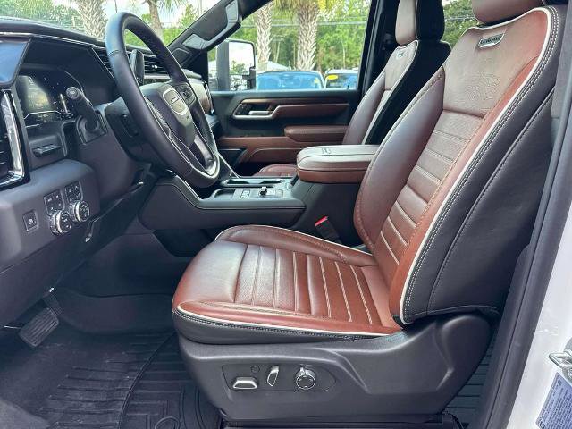 Used 2025 GMC Sierra 3500 Denali Ultimate AWD/4WD image 8