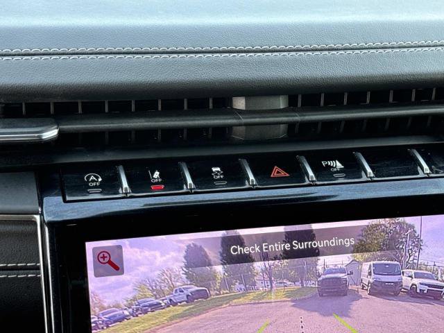Used 2023 Jeep Grand Cherokee L Overland w/ Luxury Tech Group IV AWD/4WD image 23
