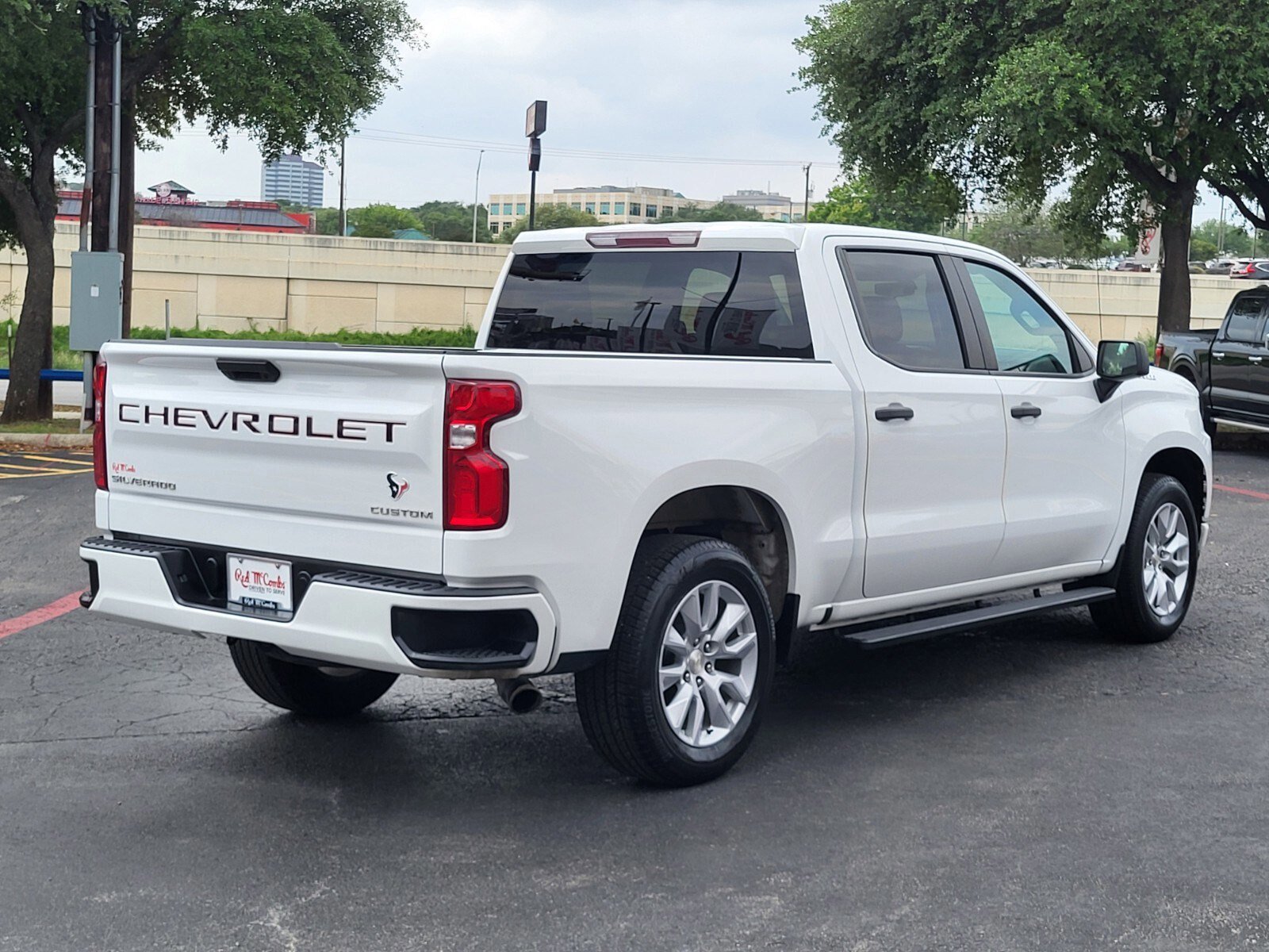 Used 2020 Chevrolet Silverado 1500 Custom w/ Infotainment Package image 3