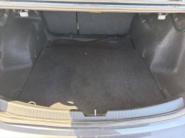 Used 2018 Chevrolet Malibu LT FWD image 32