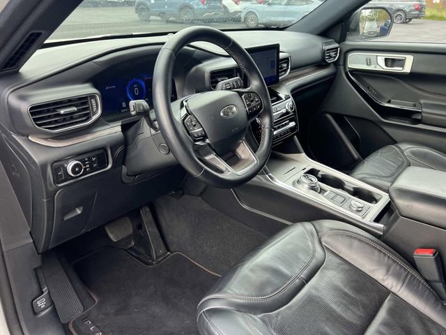 Certified 2023 Ford Explorer Platinum w/ Class IV Trailer Tow Package AWD/4WD image 7
