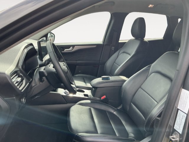 Certified 2025 Ford Escape Platinum AWD/4WD image 11