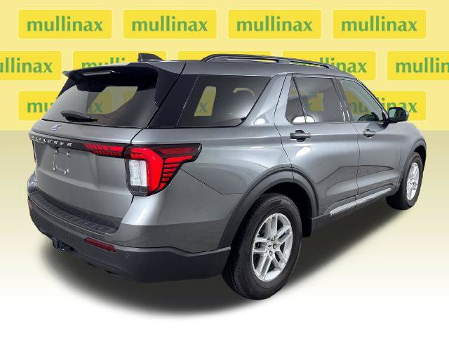 Certified 2025 Ford Explorer Active RWD image 4