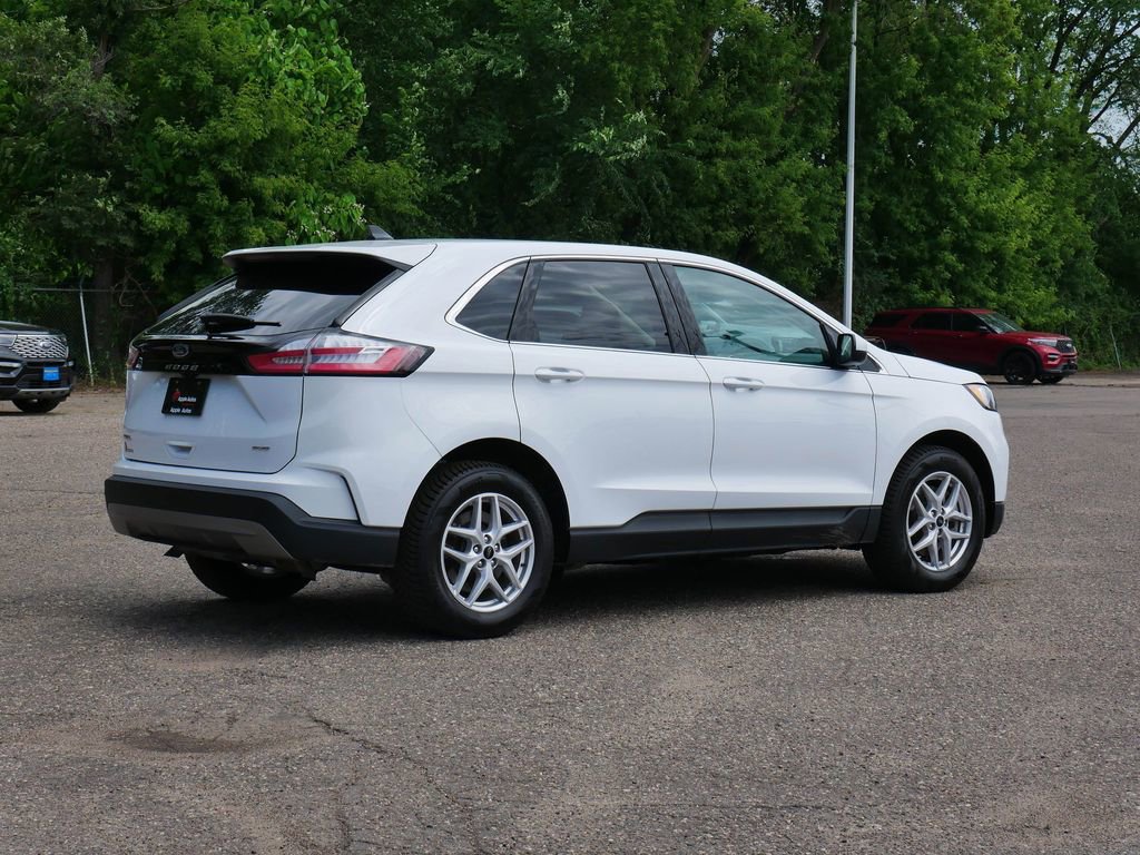 Certified 2024 Ford Edge SEL w/ Convenience Package AWD/4WD image 3