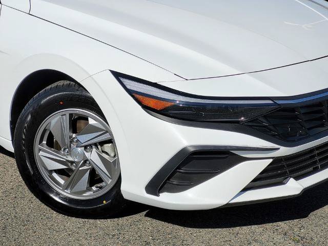 Used 2025 Hyundai Elantra SE FWD image 9