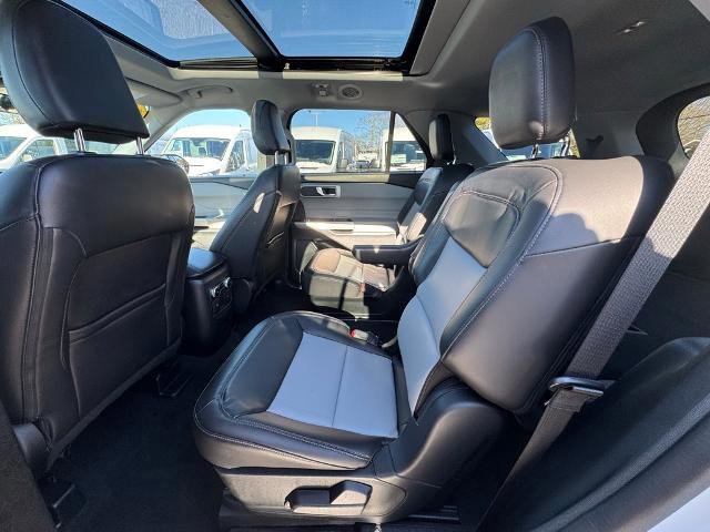 Certified 2022 Ford Explorer XLT w/ Equipment Group 202A image 10