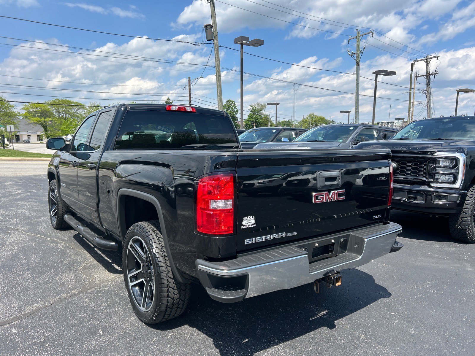 Used 2019 GMC Sierra 1500 SLE w/ Black Pack AWD/4WD image 11