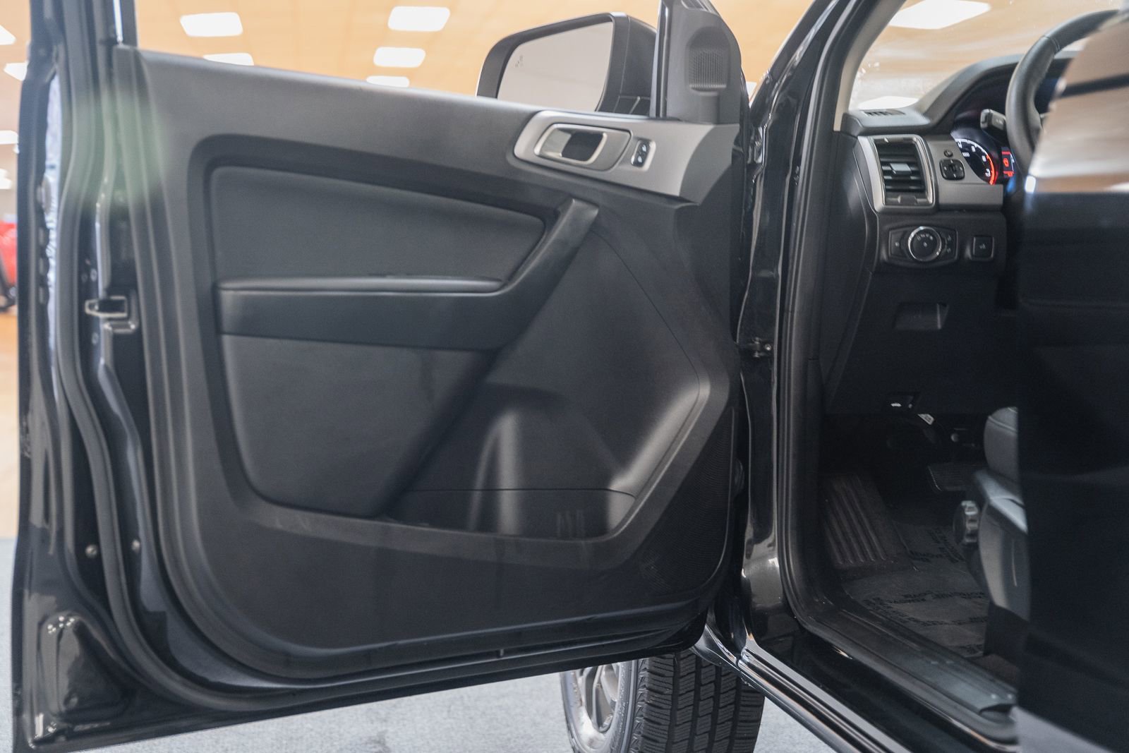 Certified 2020 Ford Ranger XLT w/ Equipment Group 301A Mid image 36