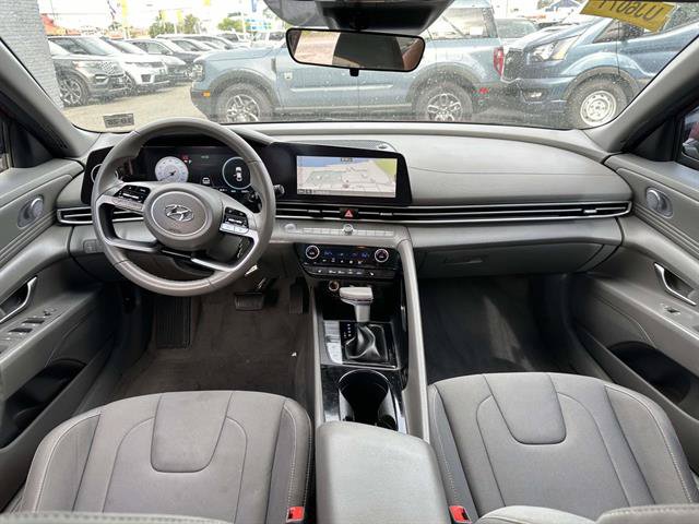 Used 2023 Hyundai Elantra SEL w/ Convenience Package FWD image 8
