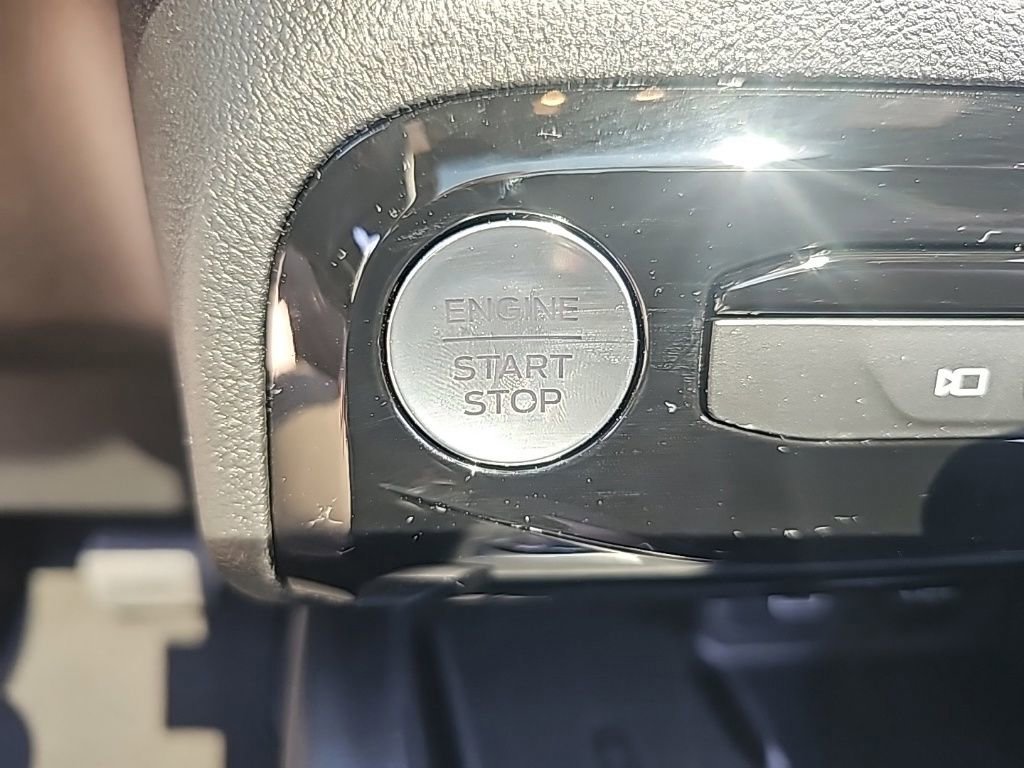 Certified 2025 Ford Escape ST-Line Select w/ Tech Pack #2 image 35