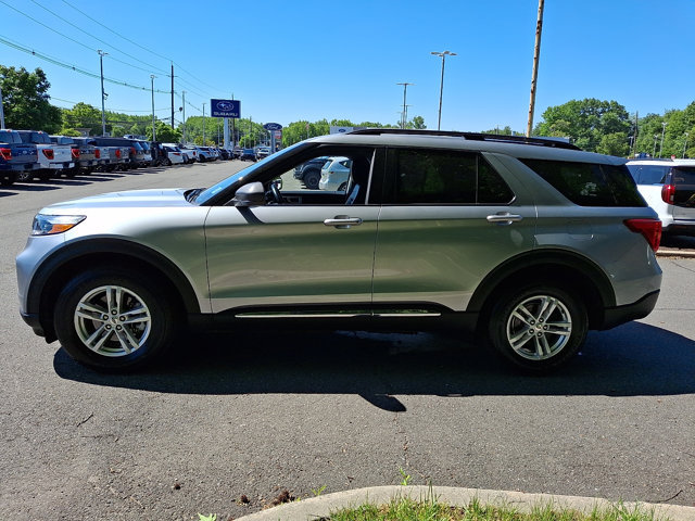 Certified 2023 Ford Explorer XLT w/ Equipment Group 202A AWD/4WD image 6