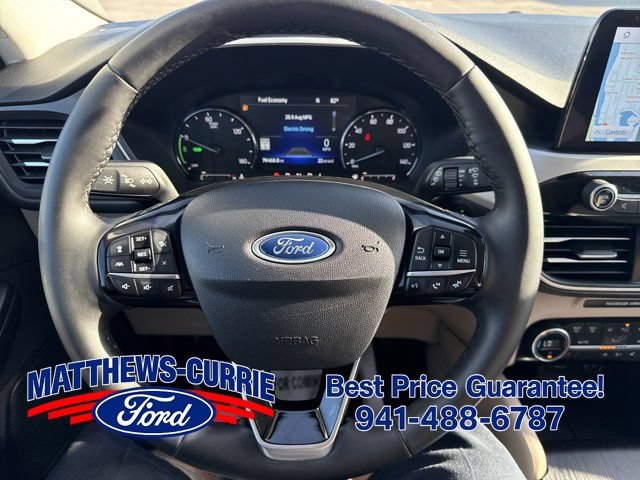 Certified 2021 Ford Escape SEL w/ Class II Trailer Tow Package AWD/4WD image 17