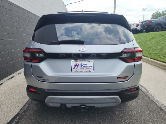 Used 2023 Honda Pilot TrailSport image 5