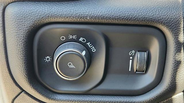 Used 2024 RAM 1500 Laramie image 10