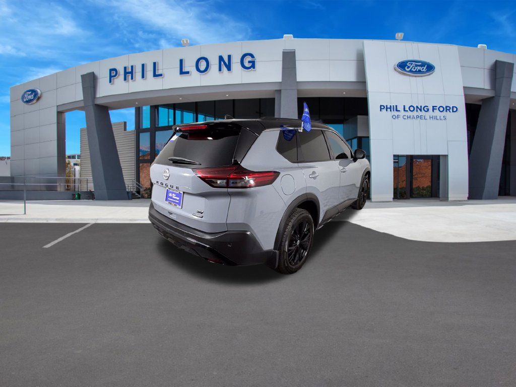 Used 2023 Nissan Rogue SV w/ SV Premium B Package FWD image 5