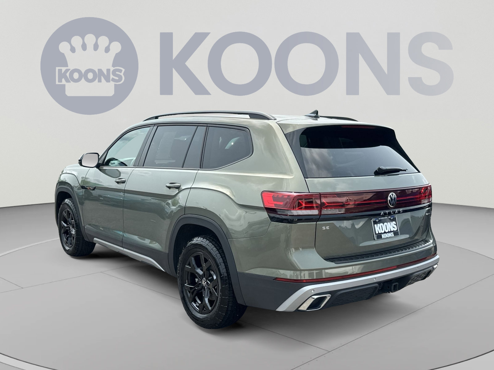 Used 2025 Volkswagen Atlas Peak Edition SE AWD/4WD image 14