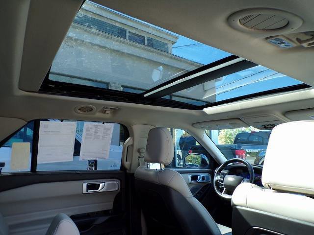 Certified 2020 Ford Explorer Platinum w/ Premium Technology Package image 14