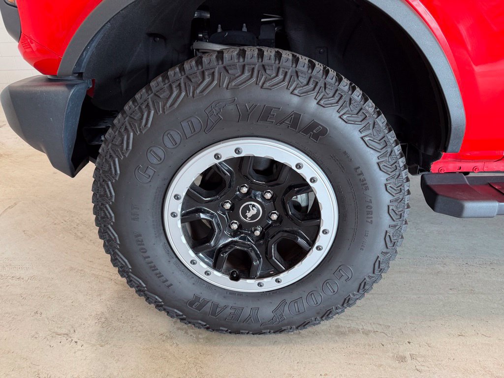 Certified 2023 Ford Bronco Big Bend w/ Sasquatch Package AWD/4WD image 9