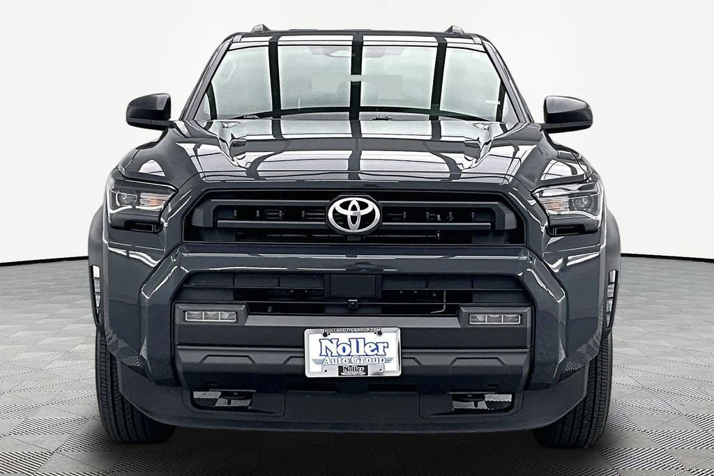 Used 2025 Toyota 4Runner SR5 AWD/4WD image 3