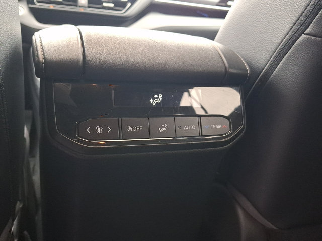 Used 2022 Toyota Highlander XSE AWD/4WD image 12