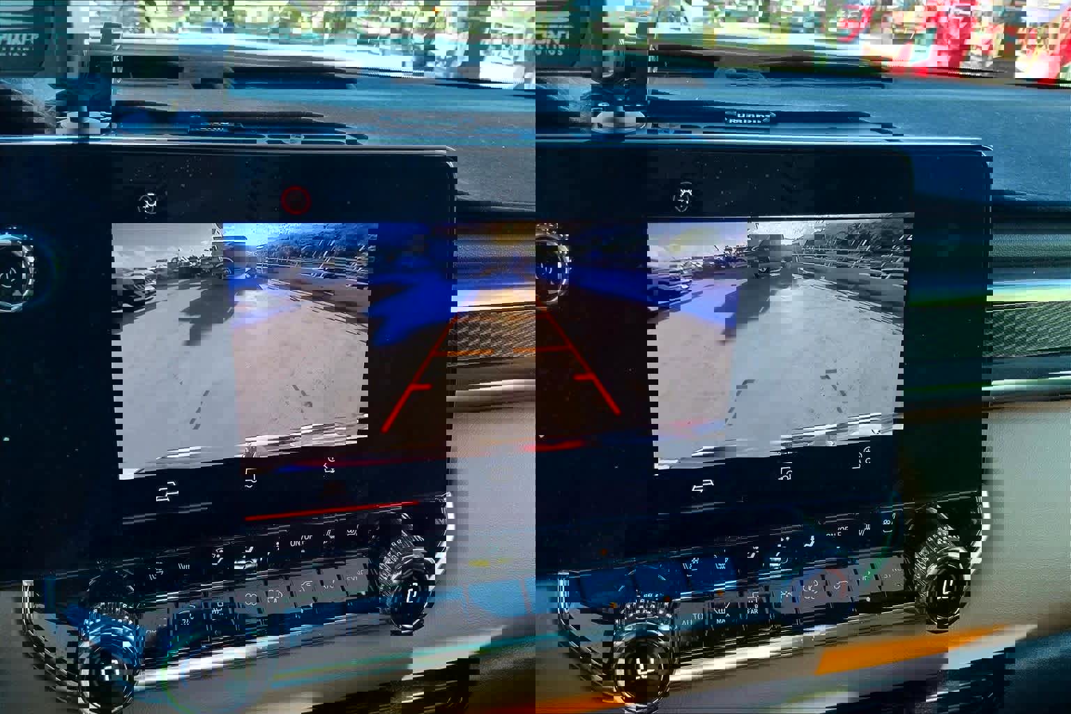 Used 2023 GMC Canyon AT4 w/ AT4 Premium Package image 26