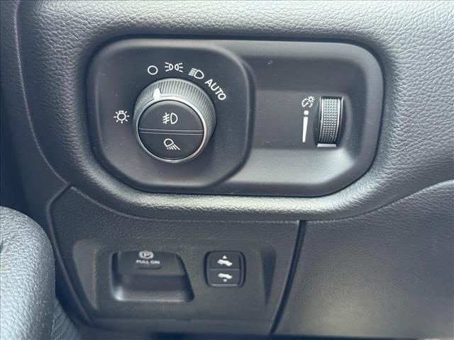 Used 2022 RAM 1500 Big Horn AWD/4WD image 20