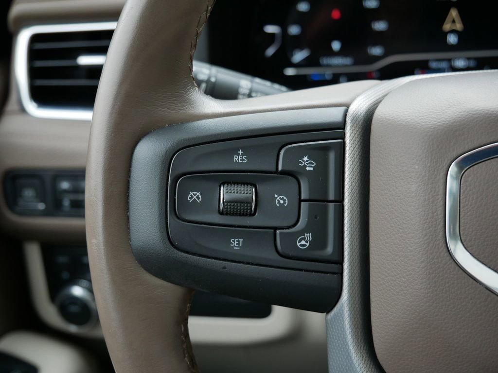 Used 2022 GMC Yukon XL Denali AWD/4WD image 19