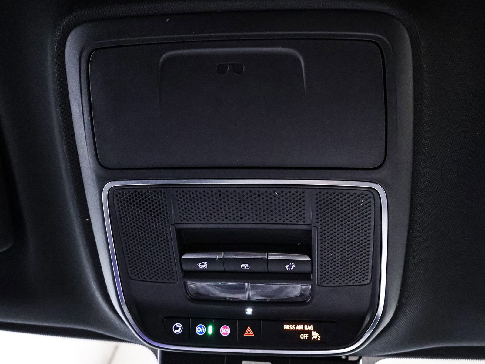 Used 2025 Buick Enclave Avenir w/ Trailering Package, 5000 lbs. AWD/4WD image 30